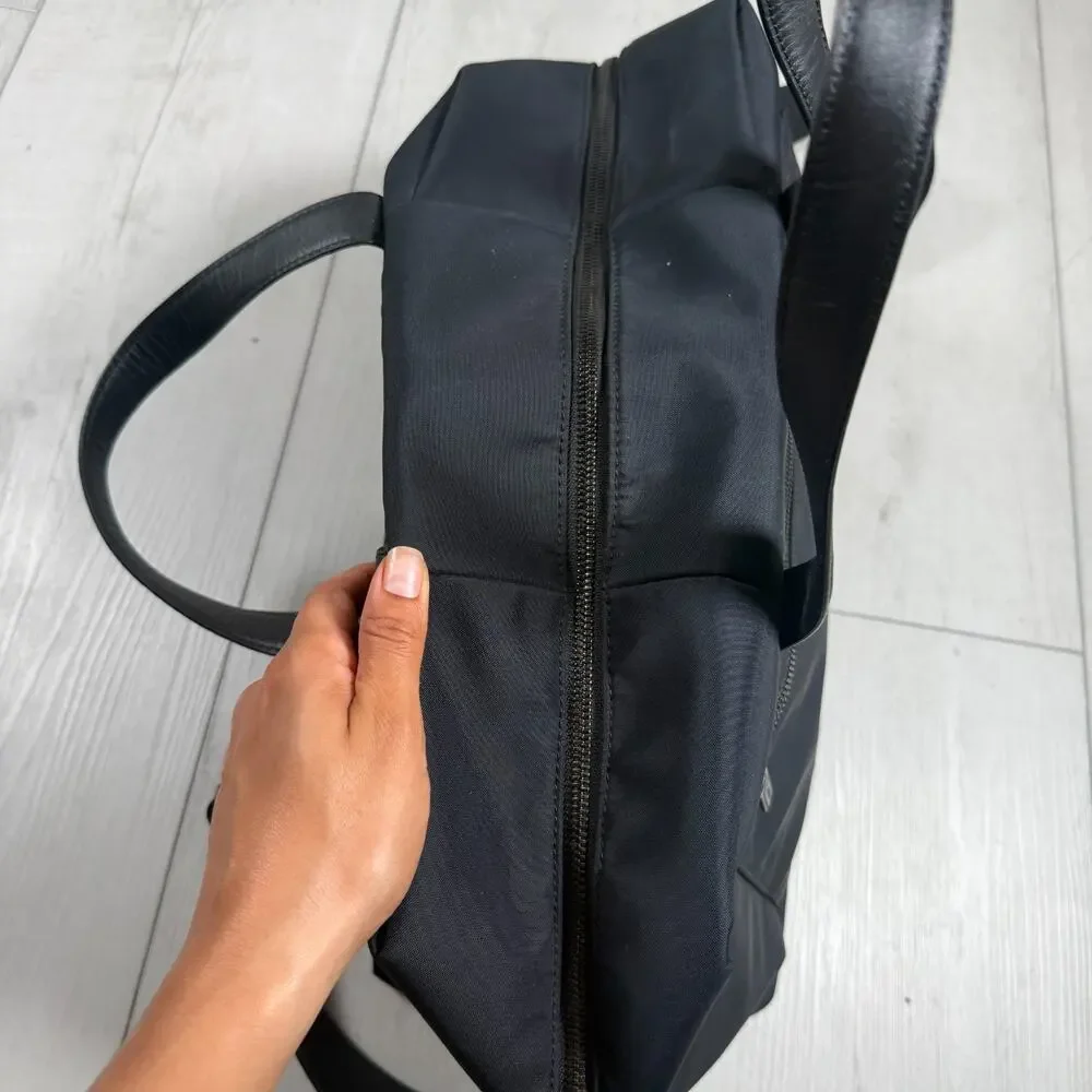 AWAY The Everywhere Bag Black Travel Overnight Weekender Carry On